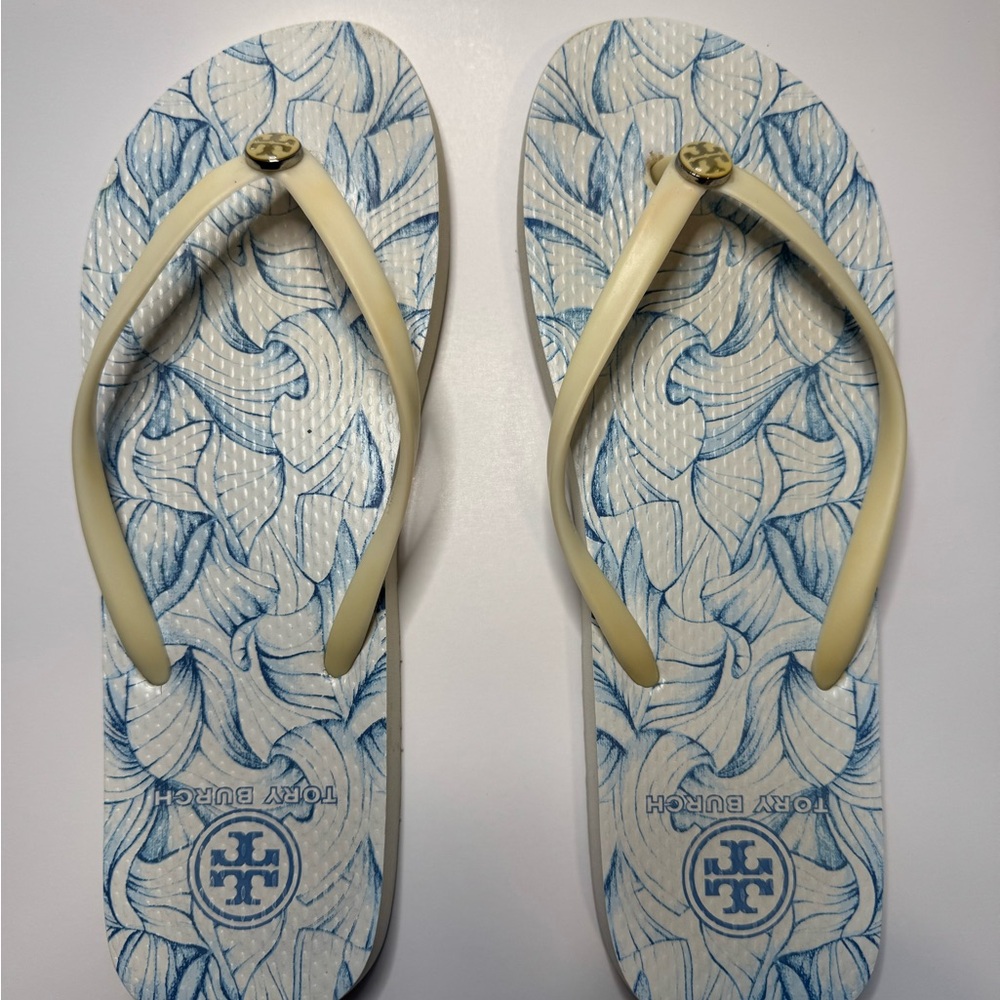 Tory Burch Thin Flip Flop - Blue & White Onda Wave Print - Size 9